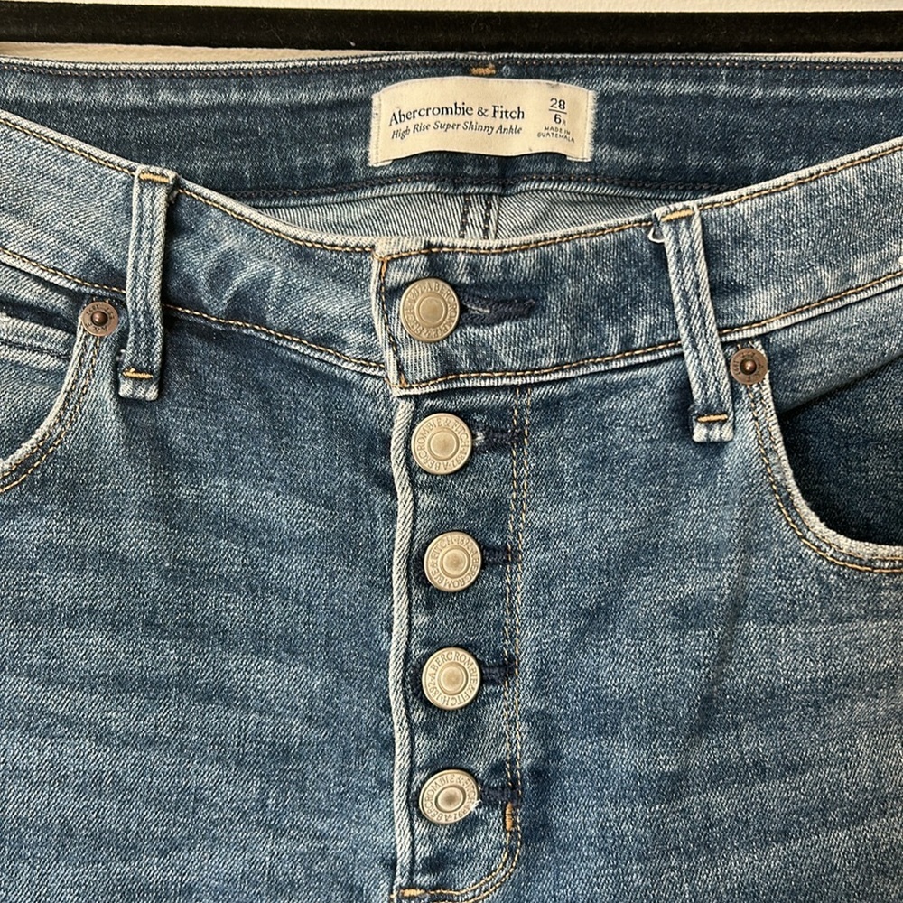 Abercrombie and Fitch Button Fly Skinny Jean - Size 6 R / 28 - Picture 3 of 5